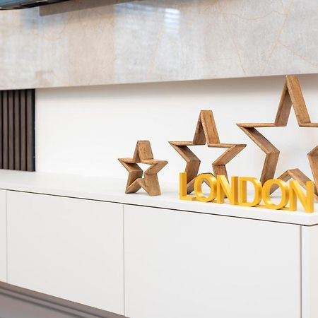 London'S Modern Nuance Apartment - Battersea Exterior photo