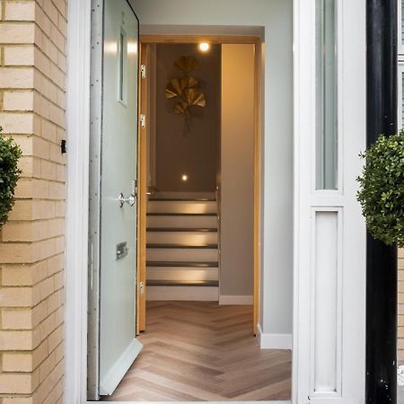London'S Modern Nuance Apartment - Battersea Exterior photo