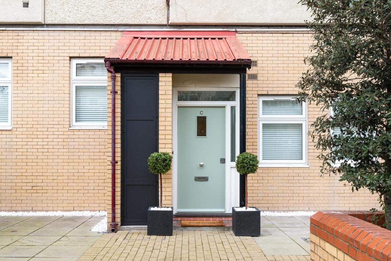 London'S Modern Nuance Apartment - Battersea Exterior photo